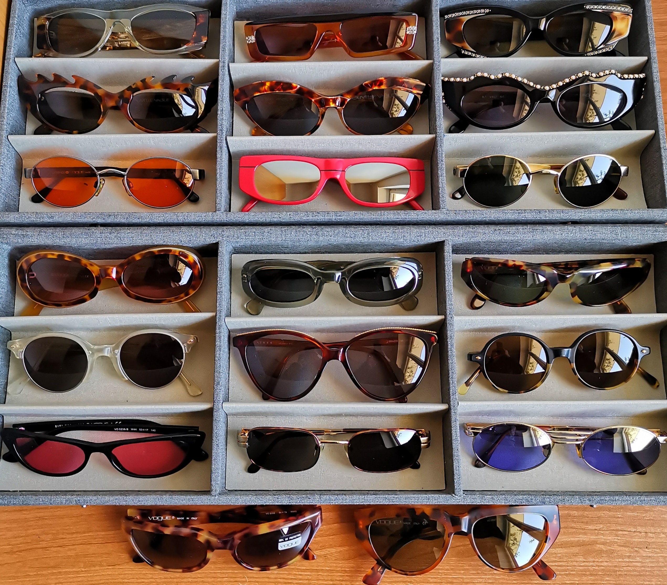 Vogue Florence VO3226 Bifocal Reader Sunglasses VOGUE Vintage Sunglasses Square Rectangular Gold 3226-s  main image 2