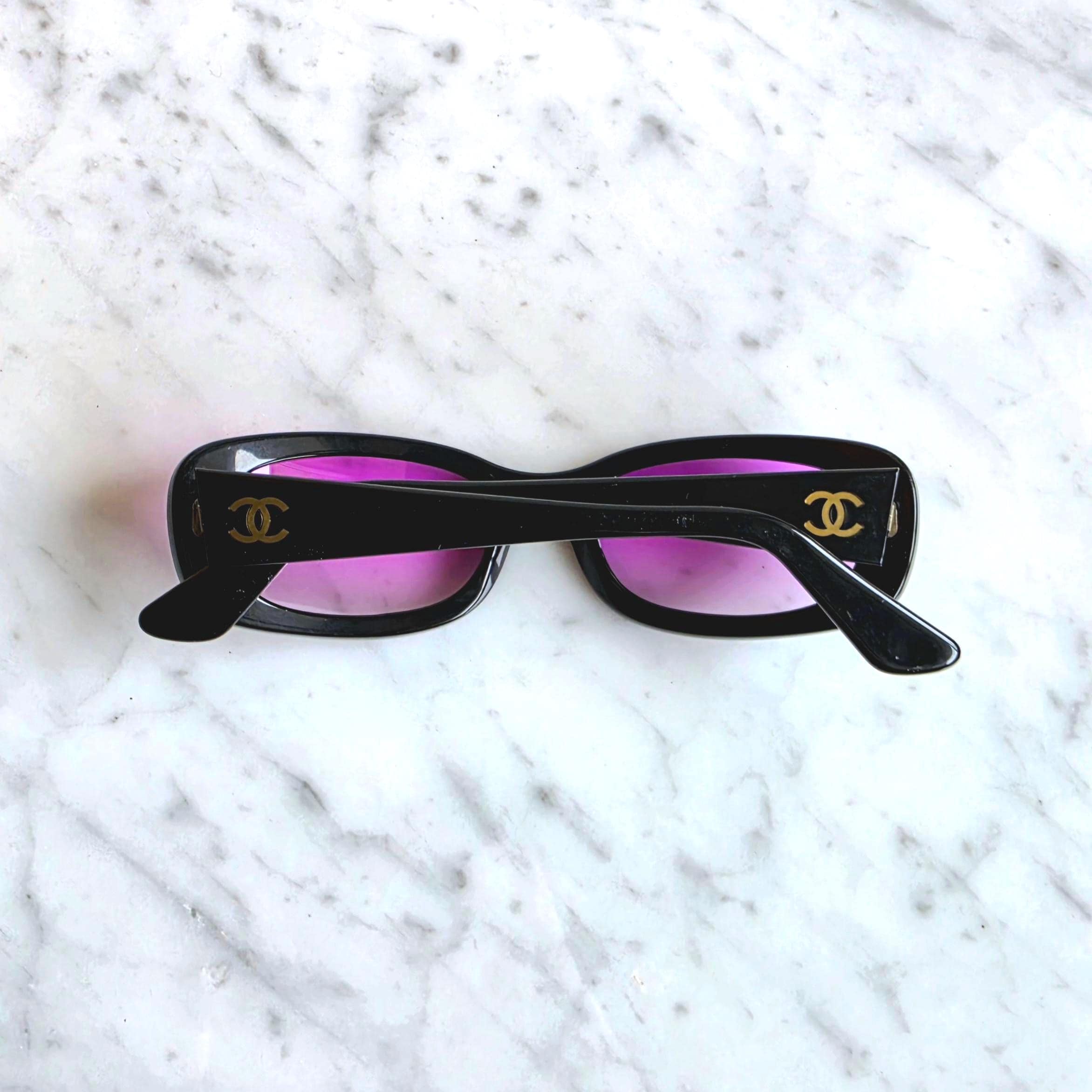 CHANEL Vintage Sunglasses Oval Black Gold CC Logo 5011 Frame 90s