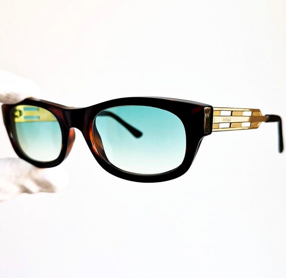 Rare Vintage Versace X99/P 65M
Blue Cat Eye Oval Sunglasses
Made in Italy Versace Mod. X99/P Col. 89M Gunmetal Frame Green Mirror Lens  main image 4