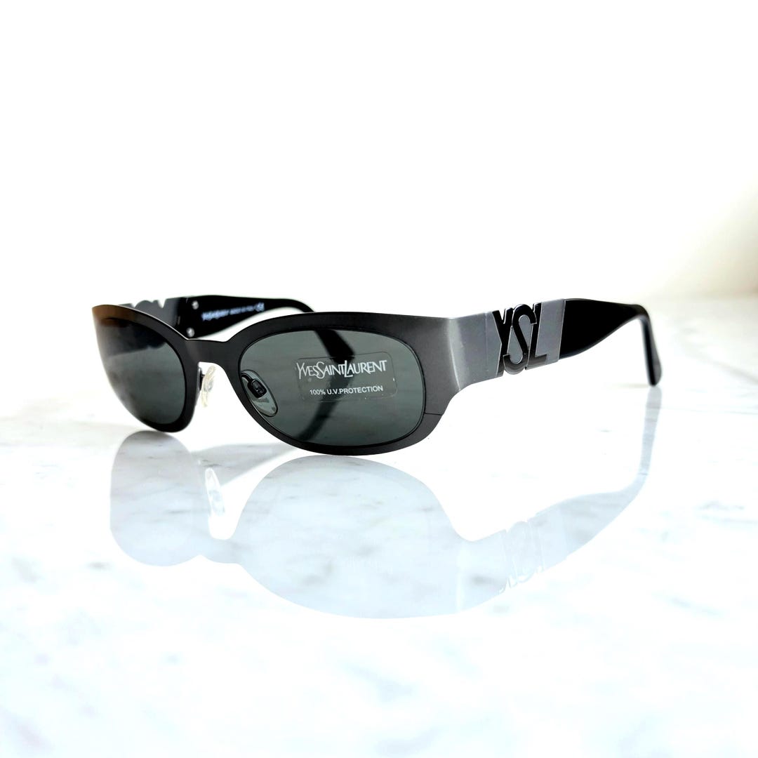 婆*す様 602 OLD YVES SAINT LAURENT 上質 薄手 コッ YVES SAINT LAURENT Vintage Ysl Sunglasses Oval Black Gray 6081