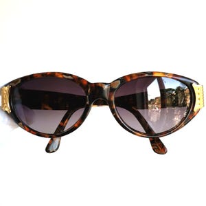 FENDI occhiali da sole vintage ovali oro tartaruga marrone montatura FS260 2Chainz Tupac Biggie Kylie Jenner Bella Hadid anni '90 y2k Quavo Huncho iconico glamour