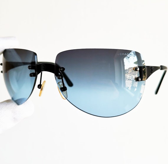 Sunglasses Chanel Silver in Metal - 34465228