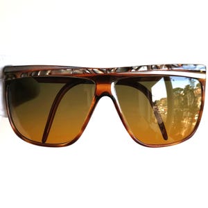 LAURA BIAGIOTTI vintage sunglasses square mask oversize big tortoise brown gold shield flat top Cindy Crawford Lady Gaga 70s 80s orange lens