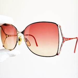 GUCCI square oval sunglasses vintage rare red gold pink lens GG2205 glam diva mod mask aviator frame Rihanna Lady Gaga Kylie Jenner 90s NOS