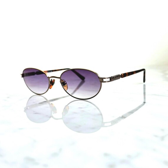 MOSCHINO Small Vintage Sunglasses Oval Purple Lens M3068-V  display picture 1
