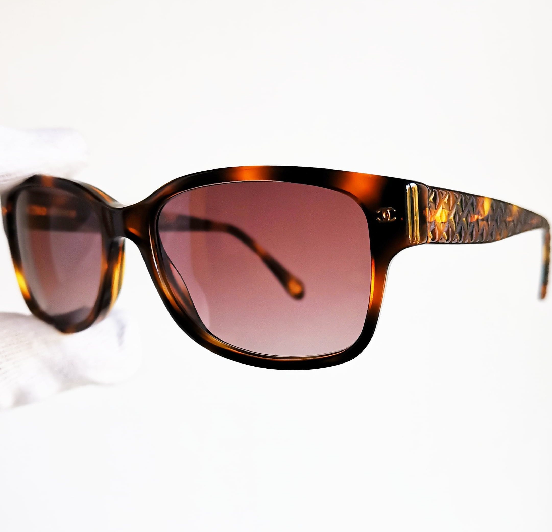CHANEL Vintage Sunglasses Rare Quilted Square Oval CHANEL Vintage Sunglasses Rare Quilted Square Oval