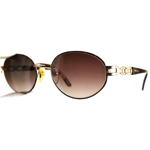 FENDI Vintage Sunglasses Oval Gold Chain Temple Brown VL7080