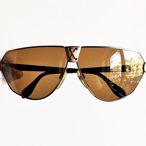 Gafas de sol vintage Valentino, raras, doradas y negras, estilo aviador, cuadradas, Migos, Lady Gaga, Rihanna, Kylie Jenner, con mascarilla envolvente, 563, nuevas NOS - VLTN