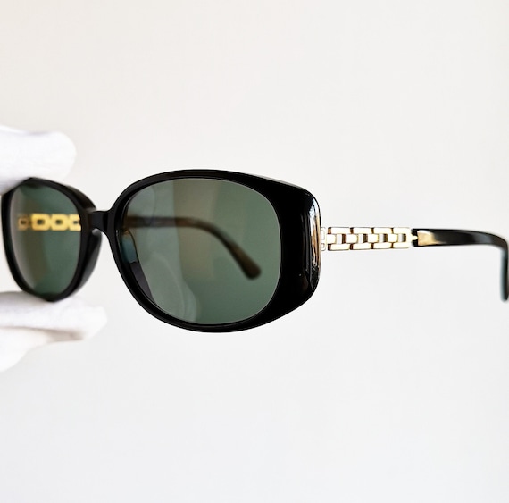 FENDI Vintage Sunglasses Oval Gold Squared Chain Temples  display picture 3