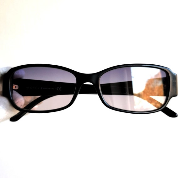 Oval-frame sunglasses in black acetate | GUCCI® US