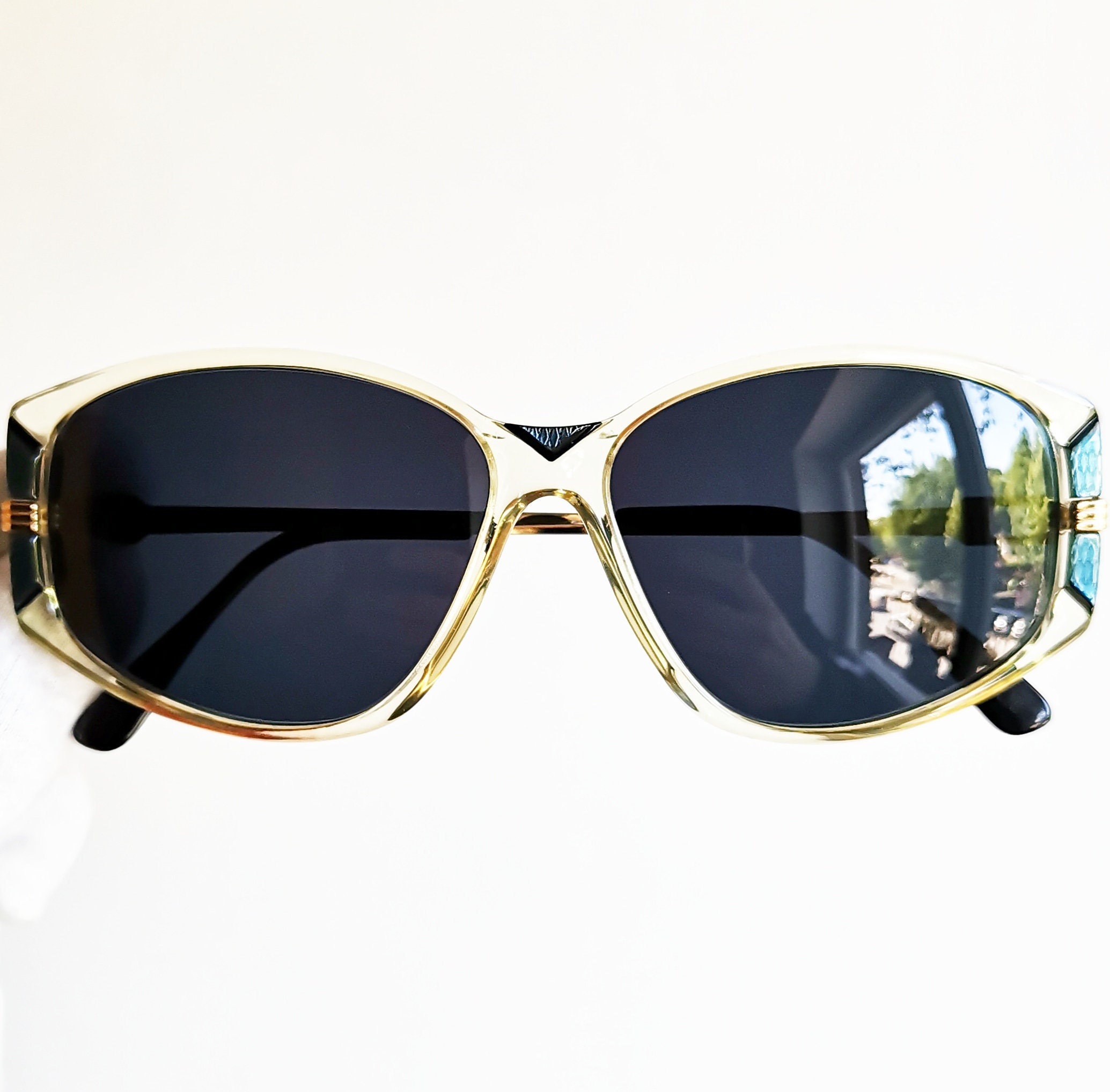 Vintage 1993 Iconic CHANEL PARIS CC Logo Round Black Sunglasses For Sale at  1stDibs