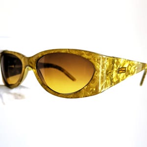FENDI vintage Sunglasses rare marble iridescent glitter gold wrap mask oval square SL7691 yellow lenses 90s Migos Rihanna space age new NOS