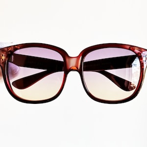 EMMANUELLE KHANH Lunettes de soleil carrées vintage masque fleur rouge rare Nouveaux verres violet jaune fabriqués en France Monture oversize Paris style français NOS