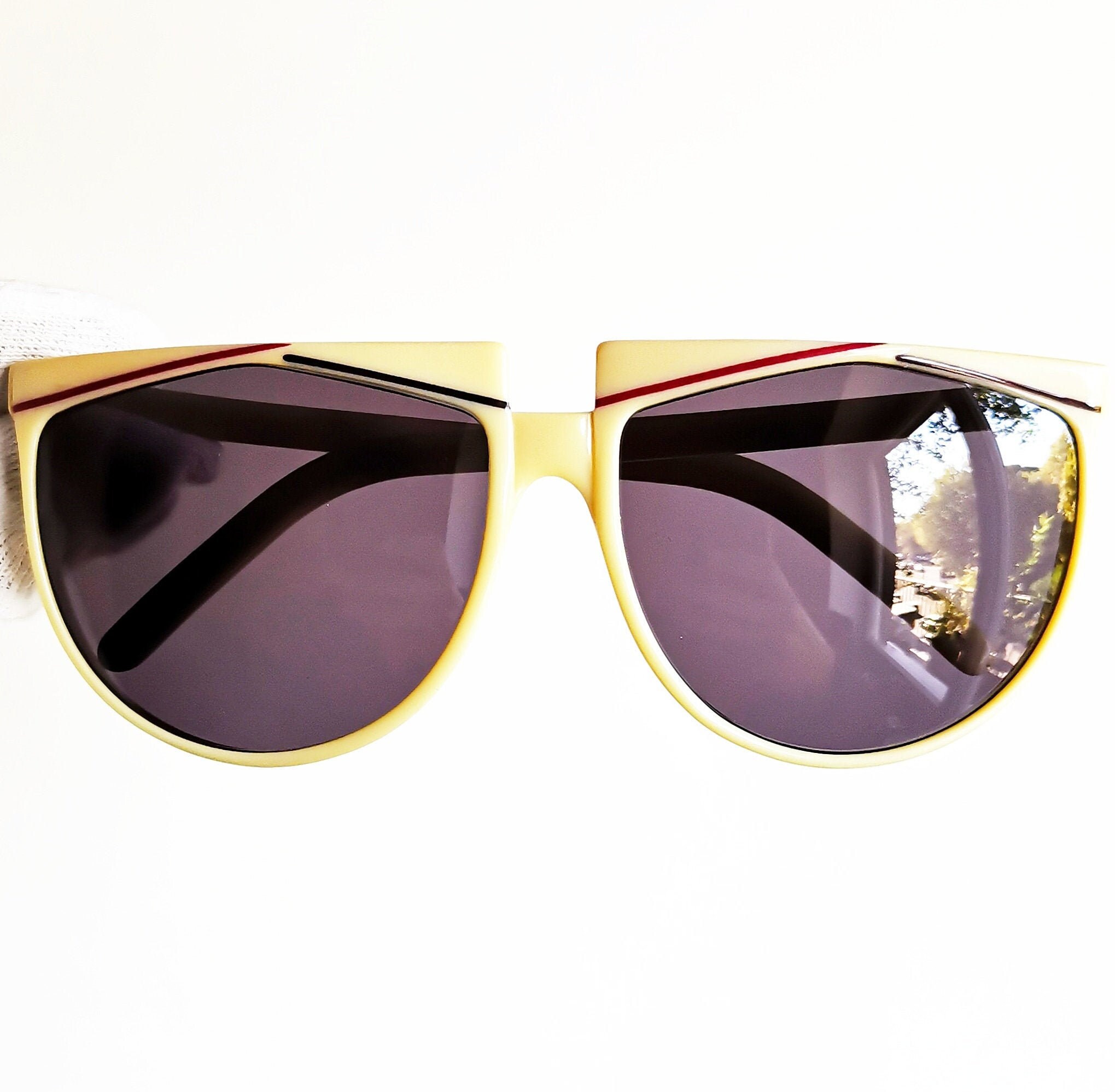 VERSACE Vintage Sunglasses White Cream Red Purple Gianni  display picture 1