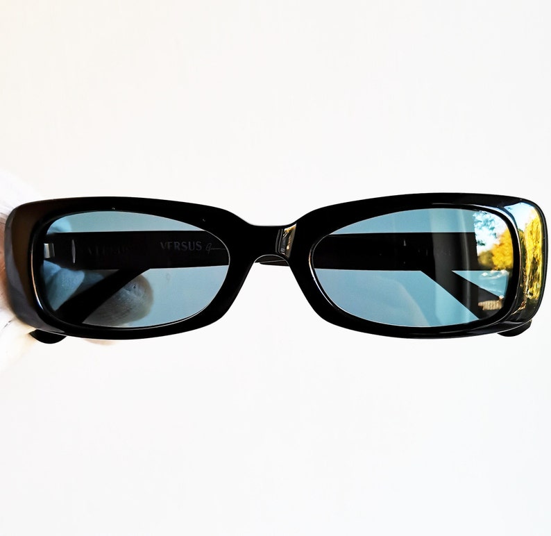 VERSACE vintage Sunglasses rare black silver oval frame Gianni V VERSACE vintage Sunglasses rare black silver oval frame Gianni V