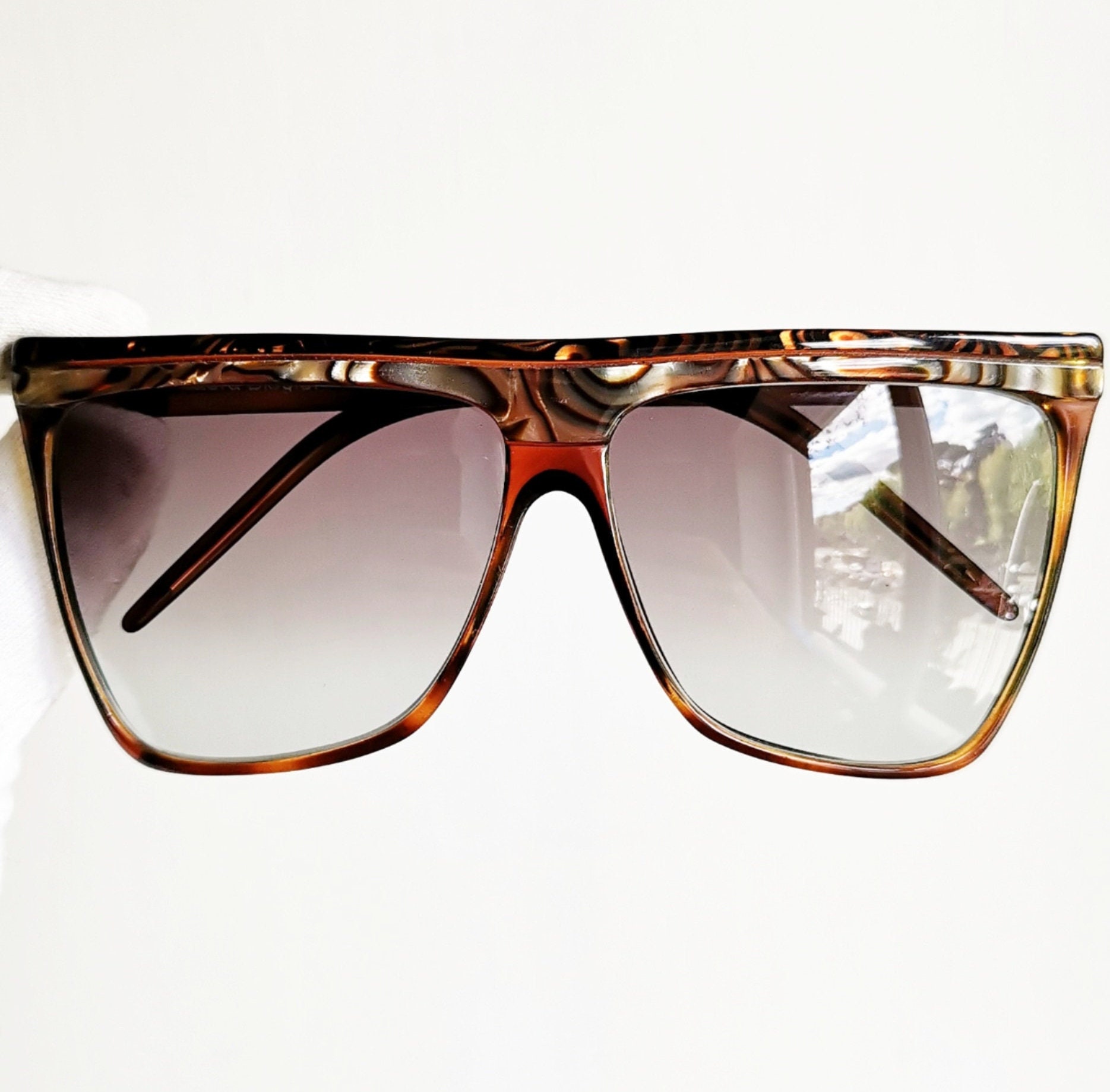 18,489 Fendi Sunglasses Stock Photos, High-Res Pictures, and