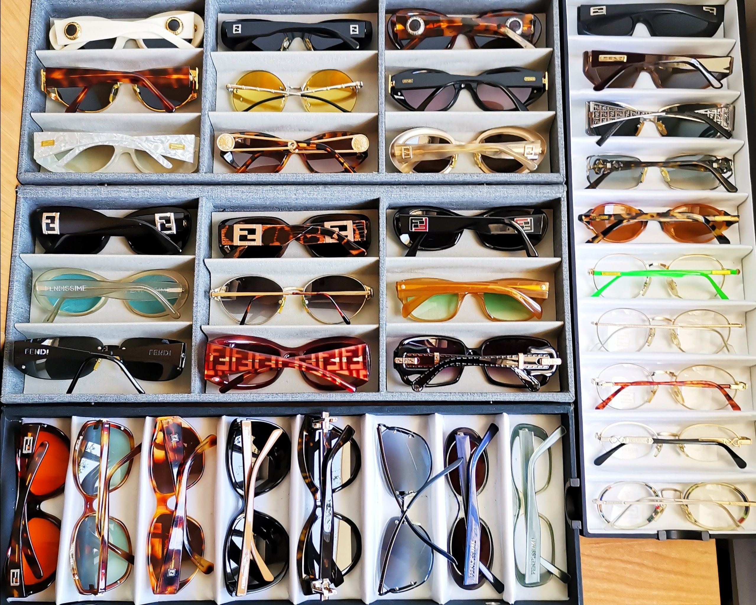 小物 FENDI Vintage Silver logo sunglasses VINTAGE FENDI SL 7031 SILVER OVAL LOGO SUNGLASSES MADE IN
