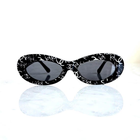 CHANEL Sunglasses Vintage CC White Monogram Logo Black Oval 2262