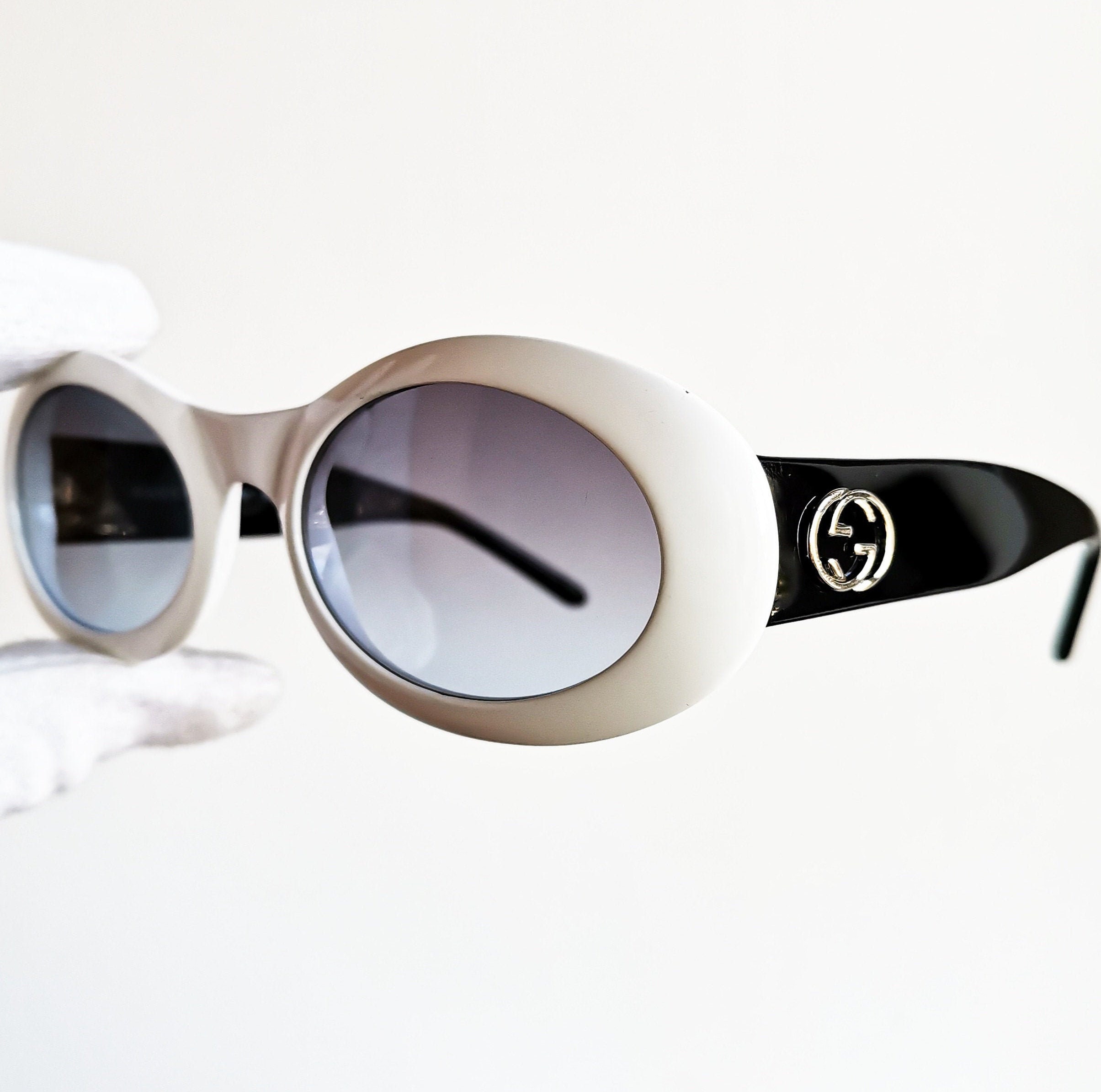 subtropisk marmelade Kritik GUCCI Vintage Sunglasses Rare Oval off Black White Mask Thick - Etsy