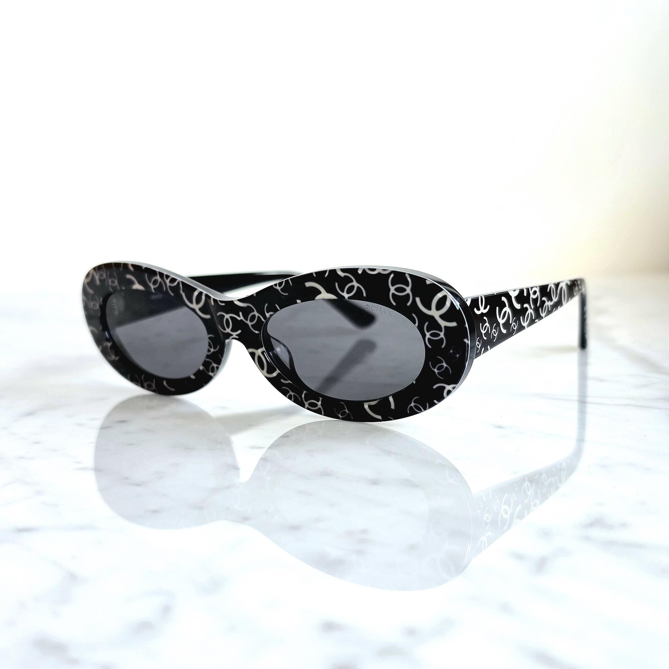 CHANEL Sunglasses Vintage Kylie Jenner CC White Monogram Logo