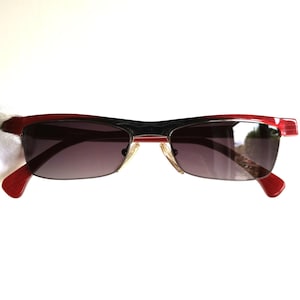 ALAIN MIKLI Vintage-Sonnenbrille schwarz rot eckiger Halbrand A0346-31 Paris Migos Designer Lady Gaga 90s y2k Neue grau verspiegelte Gläser