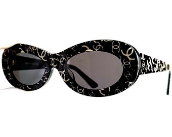 Lot - CHANEL BLACK SUNGLASSES