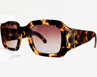 VALENTINO Vintage Sunglasses Rare Oval Mask Red Silver Clout
