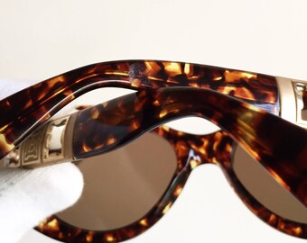 LAURA BIAGIOTTI Vintage Sunglasses Gold Oversize Tortoise  display picture 1