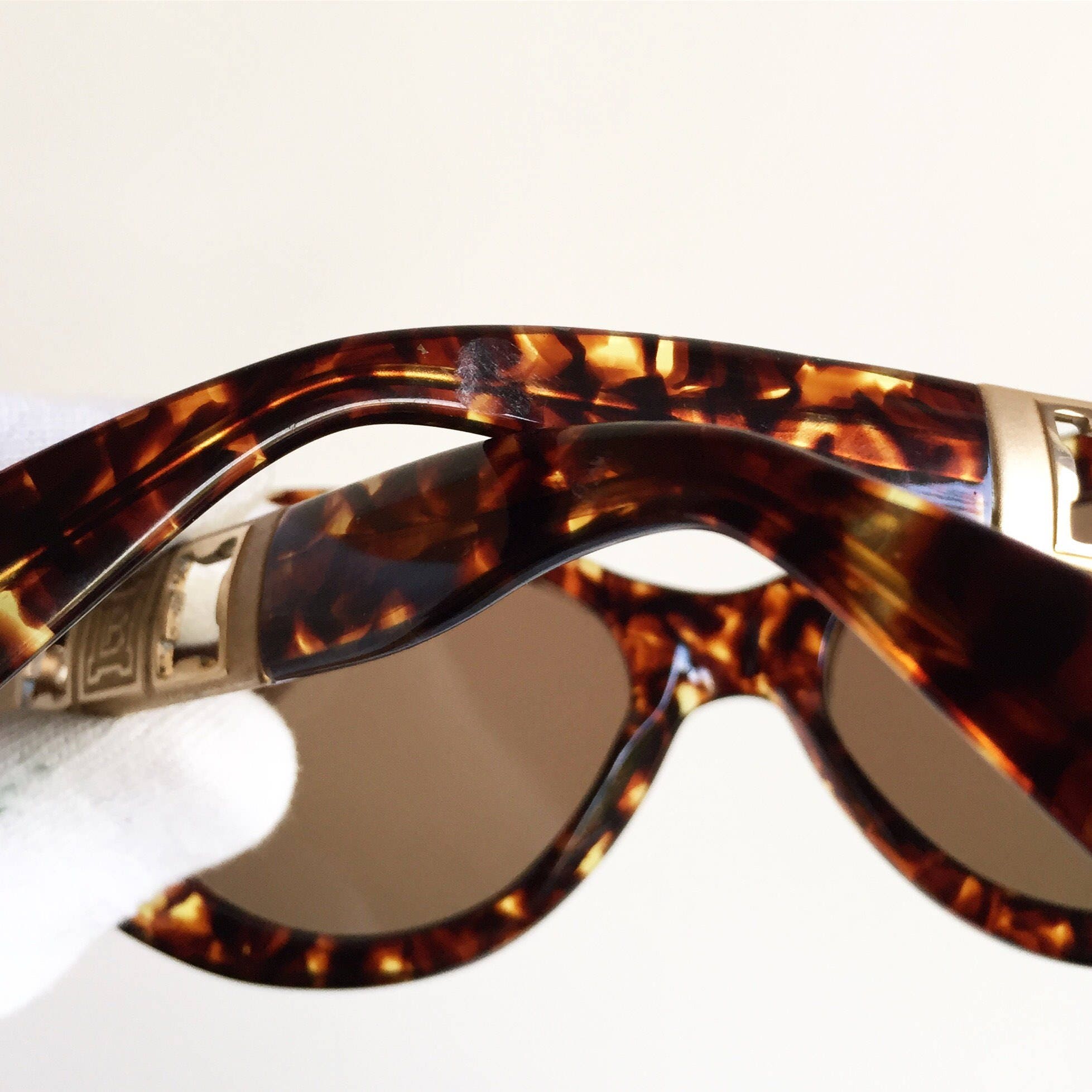 LAURA BIAGIOTTI Vintage Sunglasses Gold Oversize Tortoise 