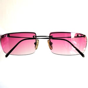 MOSCHINO vintage zonnebril ovaal rechthoekig roze zilver klein M3153S frame nieuw NOS 90s jaren Migos Rihanna Bella Hadid Kylie Jenner Lady Gaga