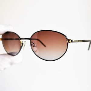 Occhiali da sole vintage BVLGARI rari ovali oro marrone piccoli Bad Bunny Migos Rihanna designer Kylie Jenner Bella Hadid Lady Gaga montatura nuova lenti anni '90