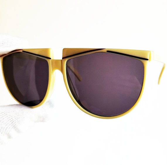 VERSACE vintage Sunglasses white cream red purple Gia… - Gem display picture 3