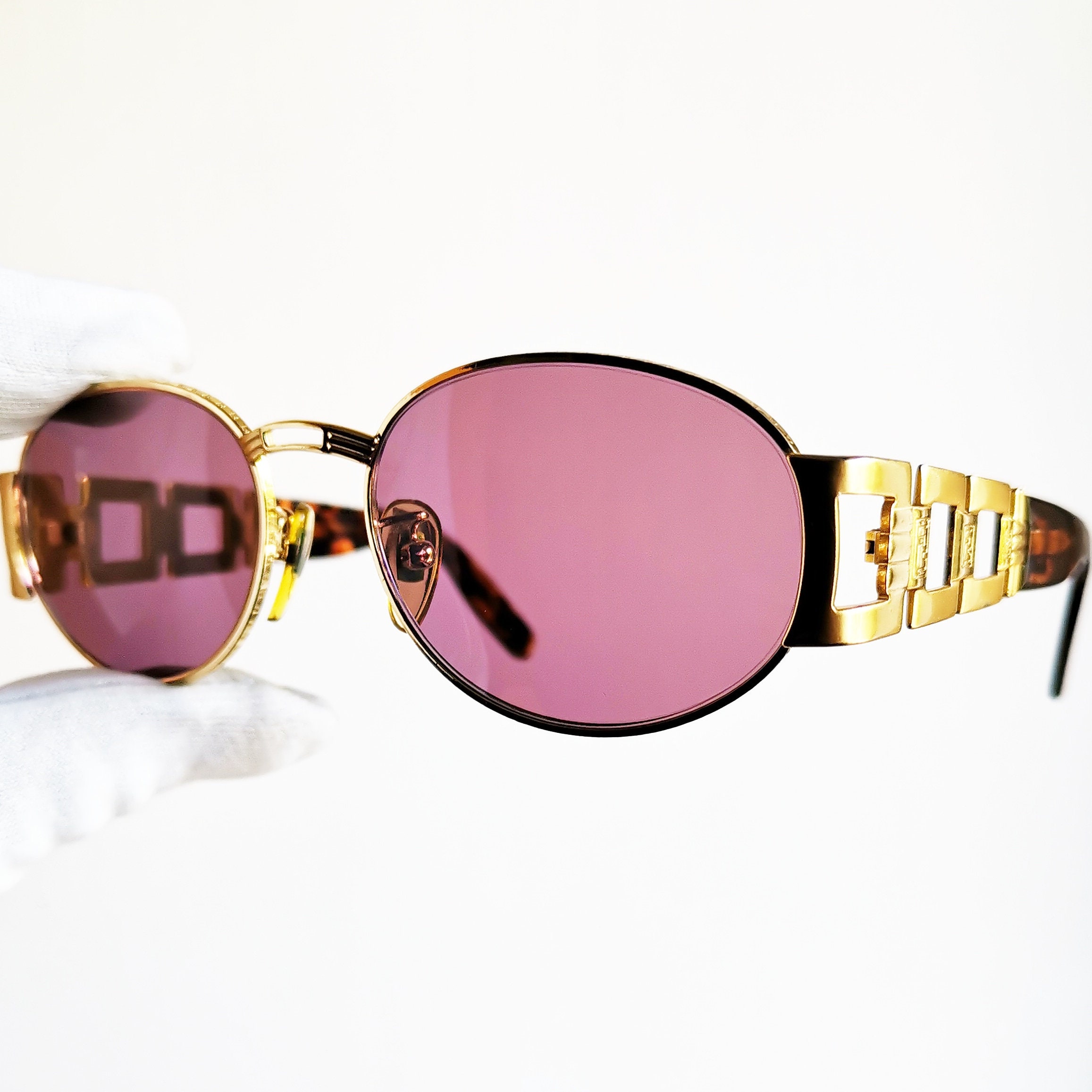 【送料&関税込】Fendi Flame Effect Classic Glasses Fendi Flame Effect Classic Glasses | italist
