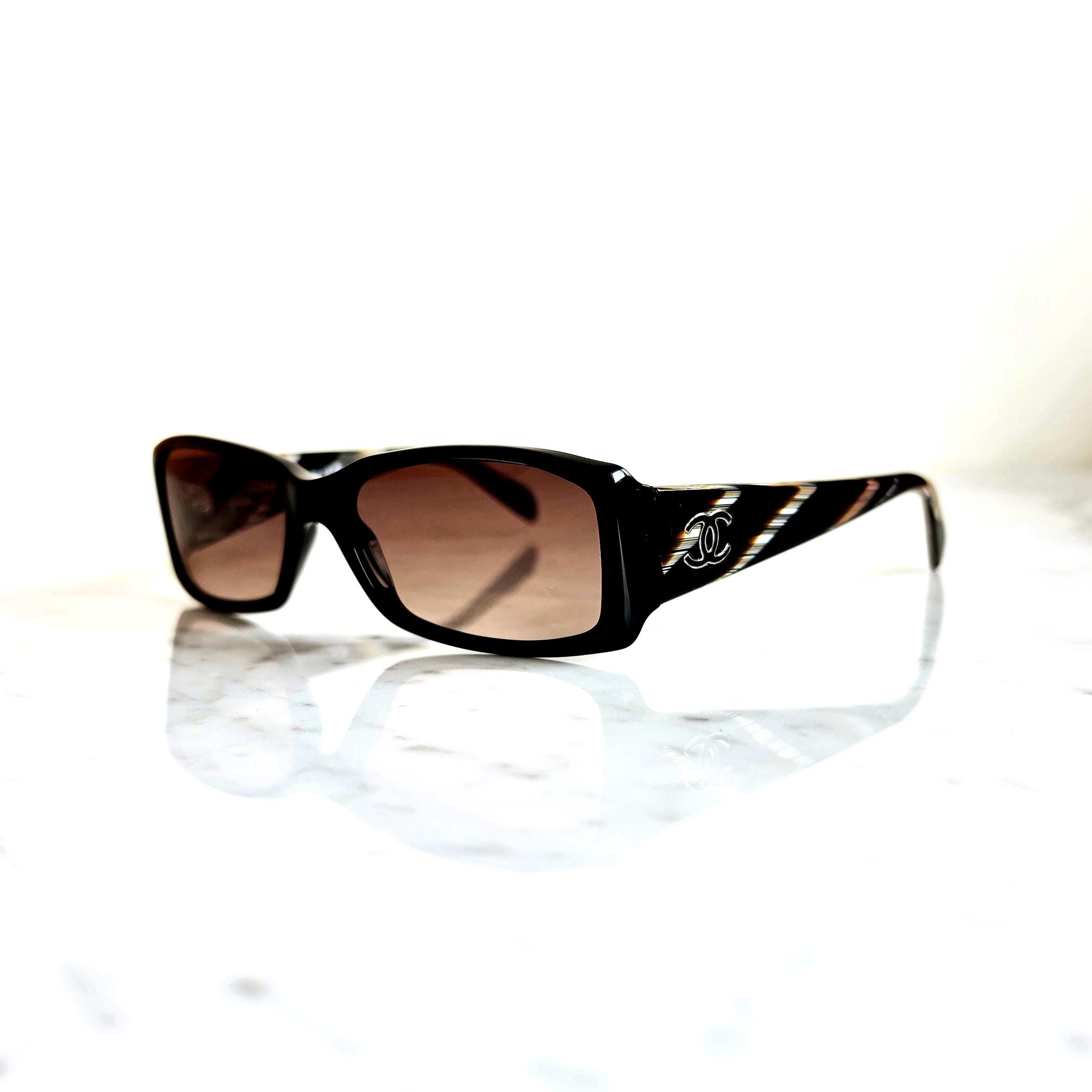 CHANEL Vintage Sunglasses Rectangular Black White Brown Horn Bella