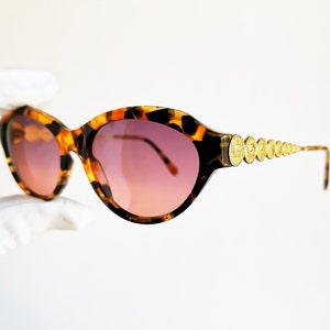 Occhiali da sole vintage FENDI rari, ovali, montatura marrone tartarugata oro FS211, nuovi, lenti viola rosa, NOS, segni zodiacali, oroscopo, segni zodiacali