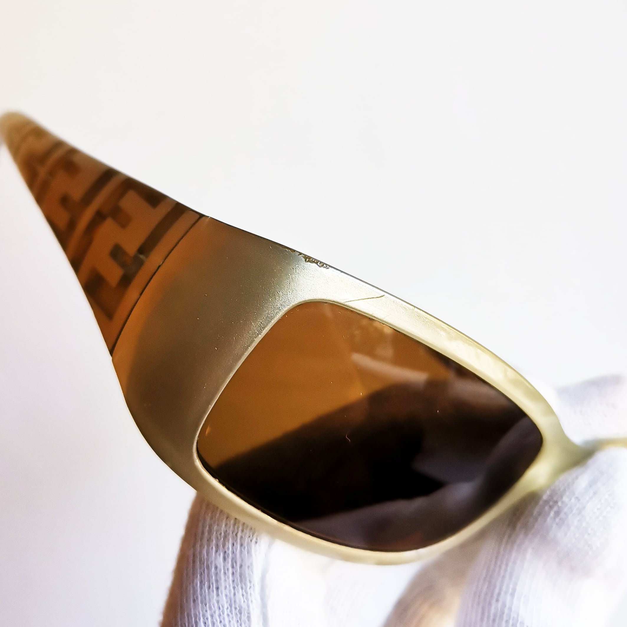 小物 FENDI Vintage Silver logo sunglasses s-l400.jpg