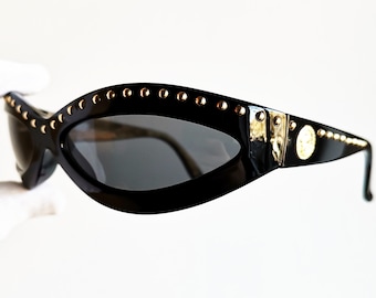VERSACE vintage sunglasses gold black 440/M oval wrap rivet stud medusa Gianni 90s Migos 2Chainz Rihanna Lady Gaga Bella Hadid jewel new NOS