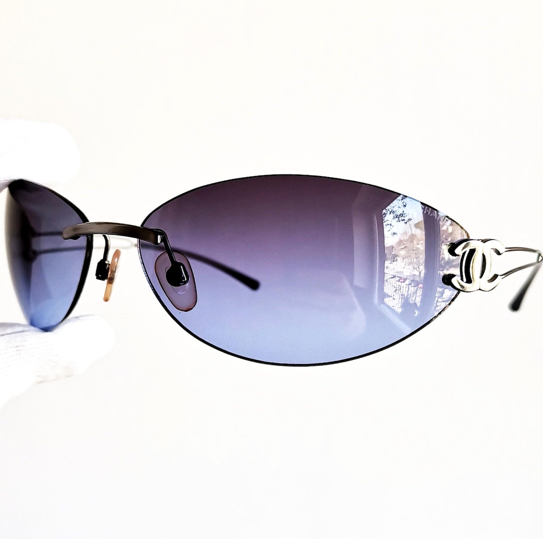 CHANEL パープルオーバルサングラス il_1080xN.6834927805_crbw.jpg