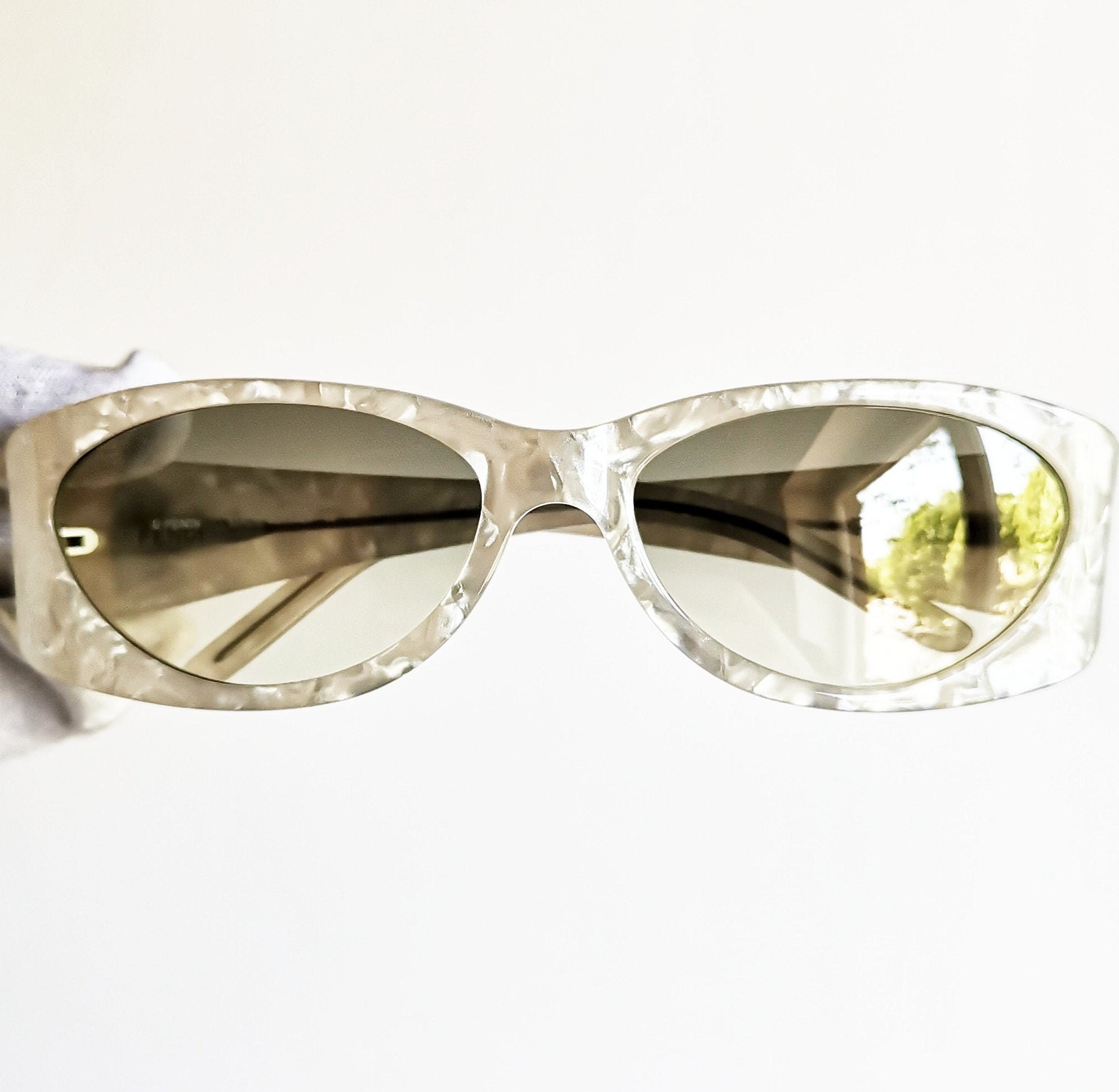 Fendi (White Marble) women\'s sunglasses FOL092V1PF1RVM_02?wid=2000&hei  main image 3