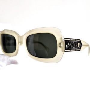 MOSCHINO vintage zonnebril zeldzaam vierkant ovaal wit helder masker wrap 3510-S Peace & Love hart Migos Rihanna zilvergrijs frame nieuw NOS 90s y2k