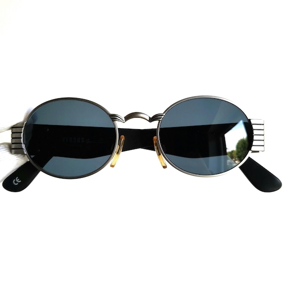 VERSACE Vintage Sunglasses Black Silver F12 VERSUS Frame  display picture 3