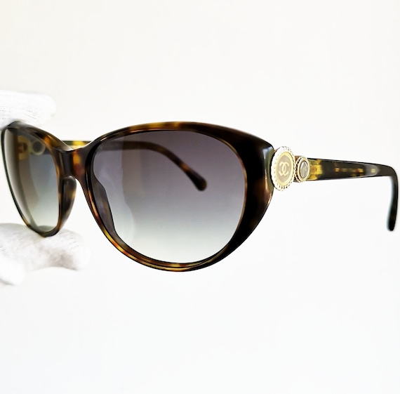 CHANEL Oval Sunglasses for Women with Vintage for sale