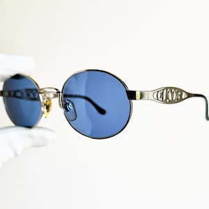 OLIVER by VALENTINO vintage Sunglasses seltene runde ovale hellblaue Linse graviertes Silber Logo 1841 90s Brillengestell Tupac brennender Mann Steampunk ULTAN
