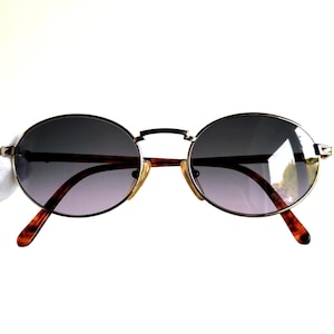 FENDI ヴィンテージサングラス オーバルゴールド FENDISSIME トータスブラウン スモールフレーム リングアーム F048 Migos デザイナー リアーナ 新品 パープルレンズ NOS 90年代 y2k
