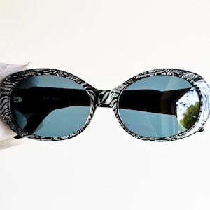BLUMARINE vintage sunglasses rare oval Yeezy zebra straiped mask animalier 95172 clout goggles Migos Bella Hadid frame new blue lens 90s y2k