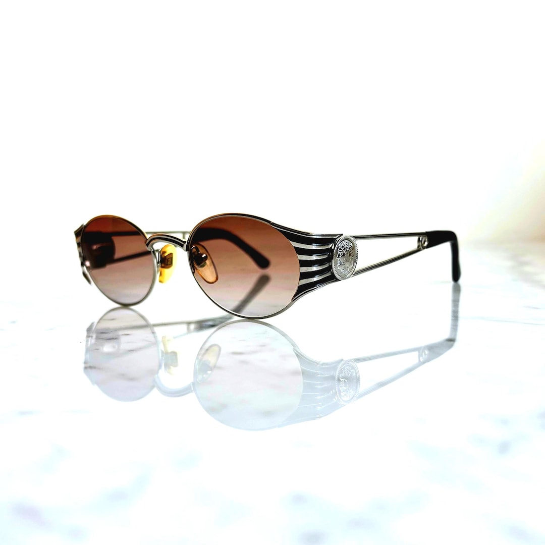 FENDI Vintage Sunglasses Oval Silver Black FS300 Offset Frame