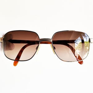 Occhiali da sole vintage YVES SAINT LAURENT, rari occhiali da sole aviator quadrati dorati 4032, montatura tartarugata marrone oro, Migos, designer Kylie Jenner, nuove lenti, anni '90.