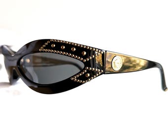 VERSACE vintage sunglasses black gold 440/X oval wrap wraparound rivet stud medusa Gianni 90s Biggie Migos designer Rihanna Lady Gaga jewel