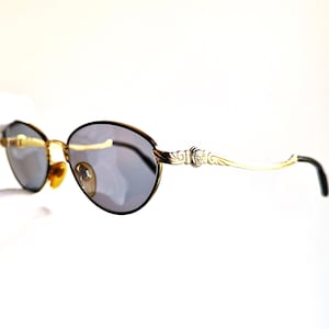VERSACE small vintage sunglasses rare oval gold plated black baroque medusa Gianni G14 tiny Migos Rihanna Lady Gaga frame new gray lens 90s