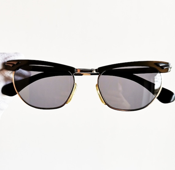 Louis Vuitton Sunglasses (Men's Pre-owned Black & Gold Aviator Sun Glasses,  LV France)